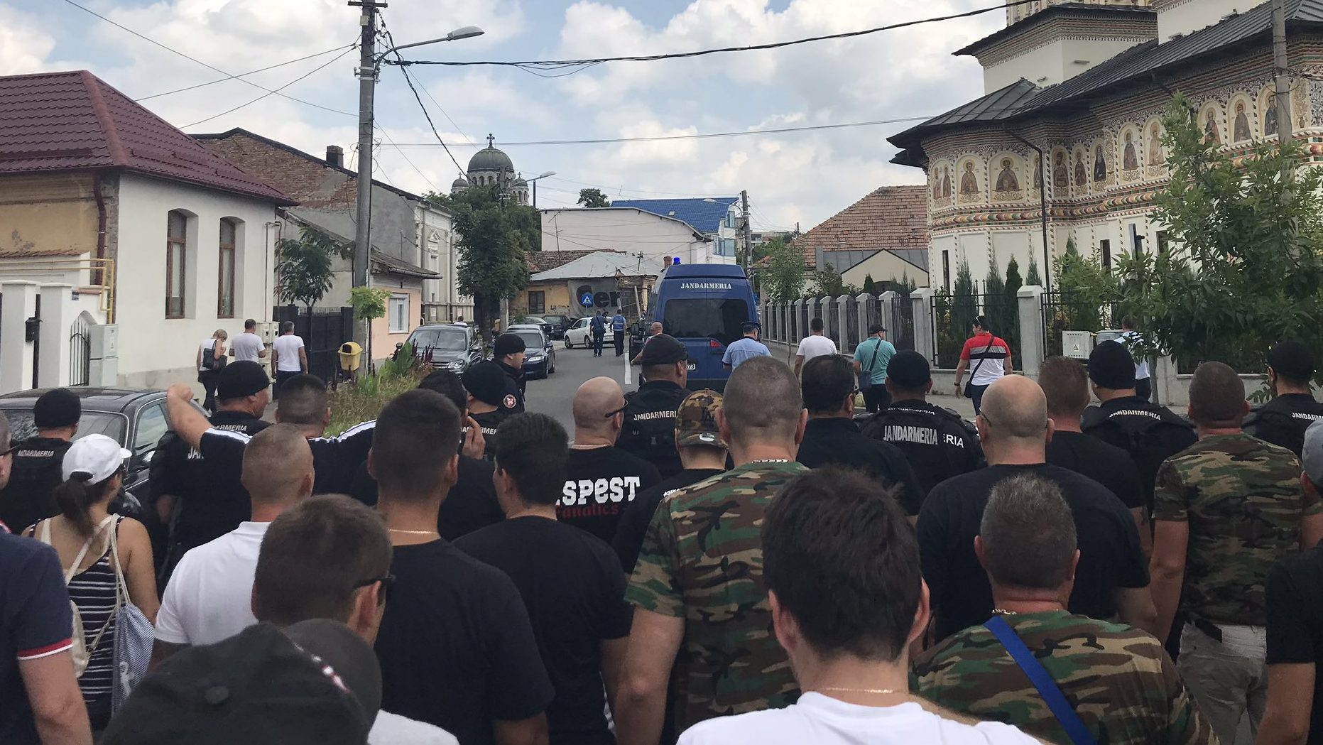 Brutális balhé: román szurkolókkal verekedtek a Honvéd-drukkerek – VIDEÓ