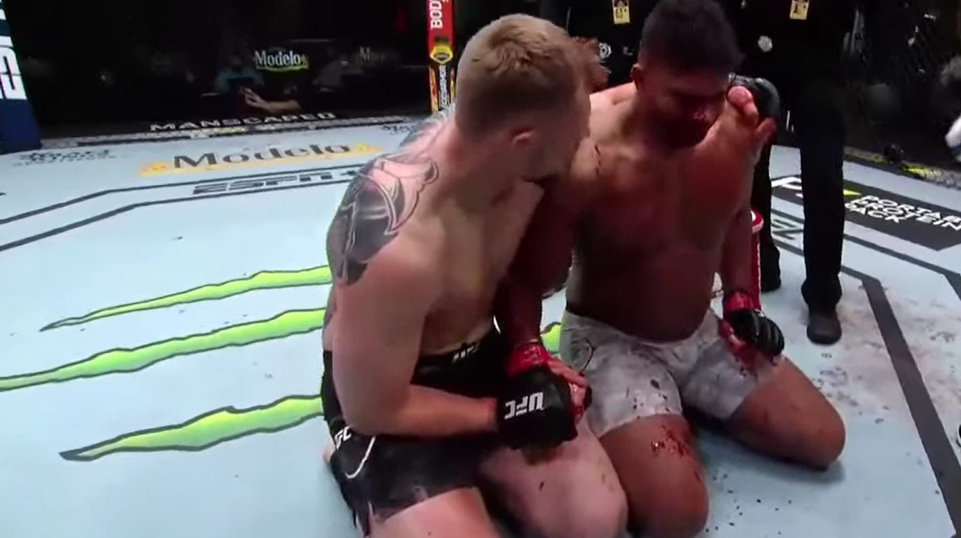 Véres leszámolás lett a nehézfiúk UFC-ütközete – VIDEÓ