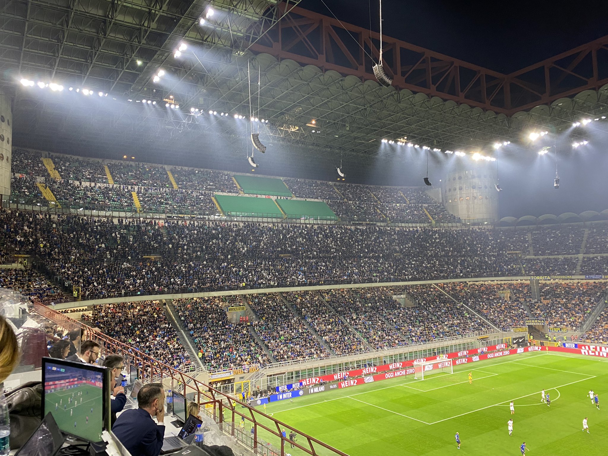 Hazamentek az Inter fanatikusai, mert megölték a csapat vezérszurkolóját