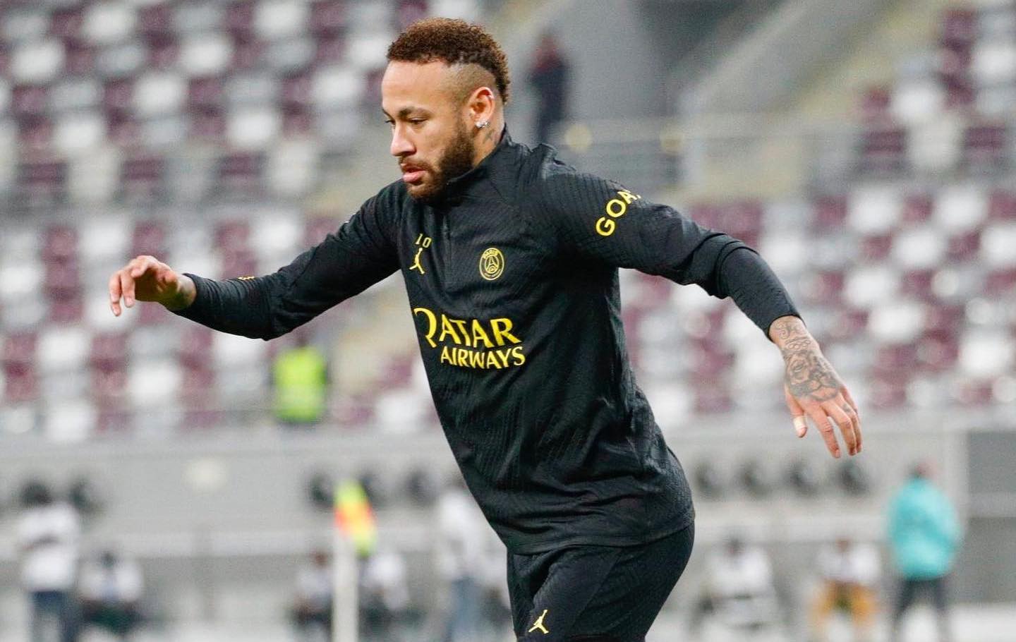 Neymar nem bírja elviselni csapattársai bénázását, a sportigazgatóval is összeveszett